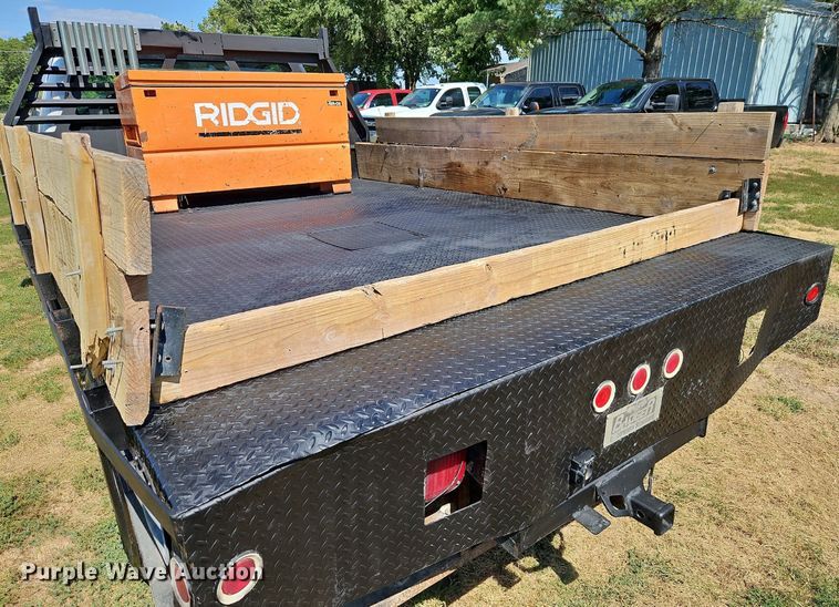 image for item LM9143 2009 Ford F350 Super Duty XL  flatbed pickup truck