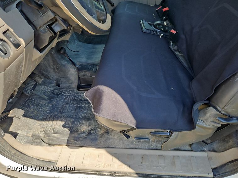 image for item LM9143 2009 Ford F350 Super Duty XL  flatbed pickup truck