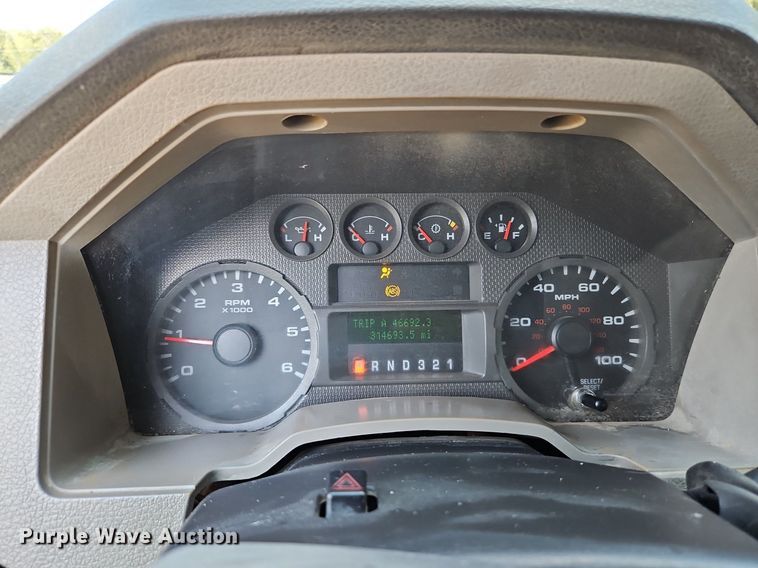 image for item LM9143 2009 Ford F350 Super Duty XL  flatbed pickup truck