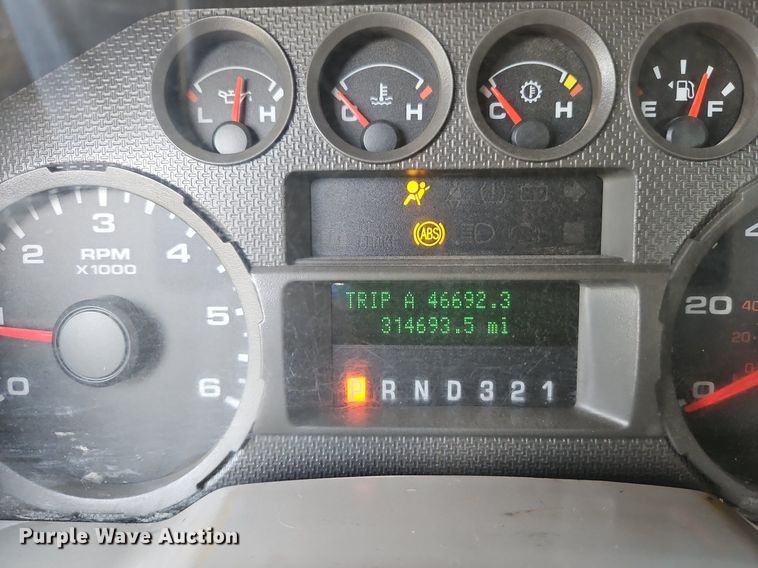 image for item LM9143 2009 Ford F350 Super Duty XL  flatbed pickup truck