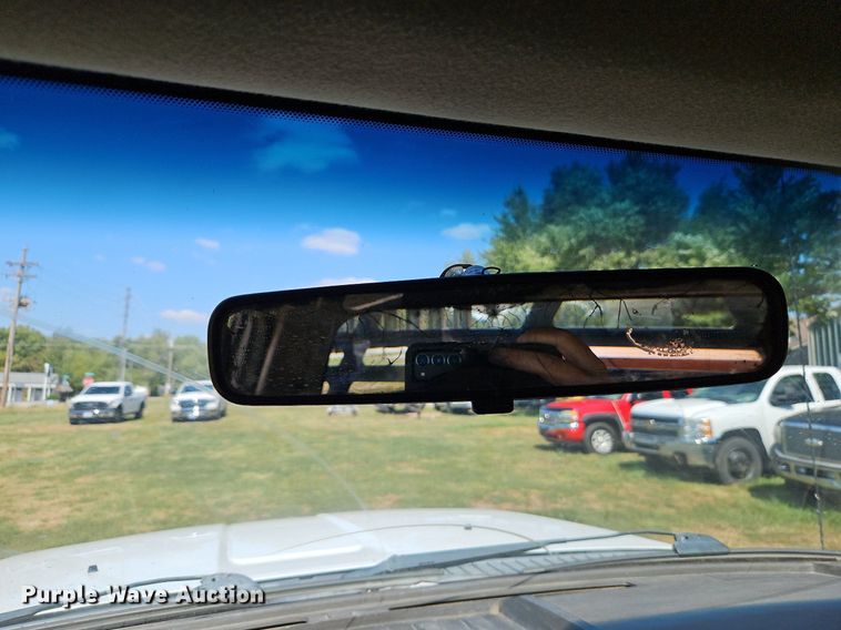 image for item LM9143 2009 Ford F350 Super Duty XL  flatbed pickup truck