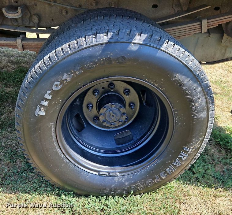 image for item LM9143 2009 Ford F350 Super Duty XL  flatbed pickup truck