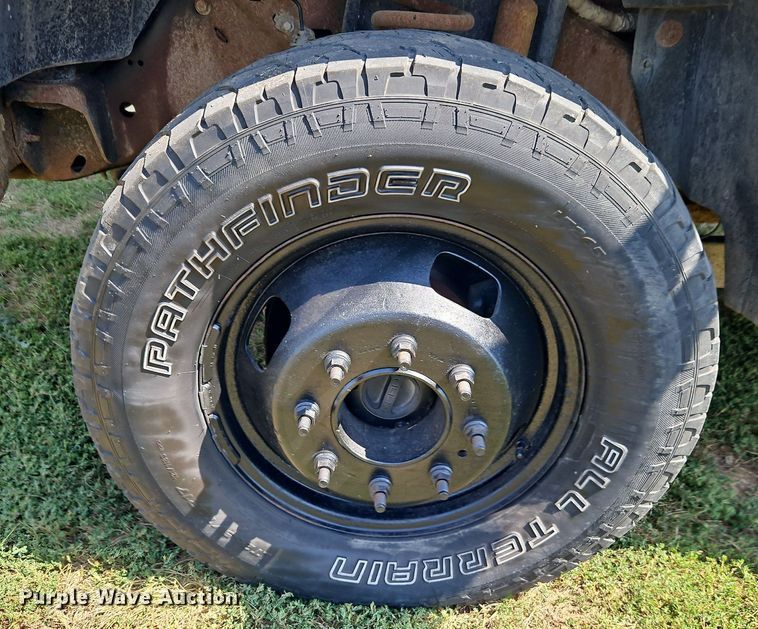 image for item LM9143 2009 Ford F350 Super Duty XL  flatbed pickup truck