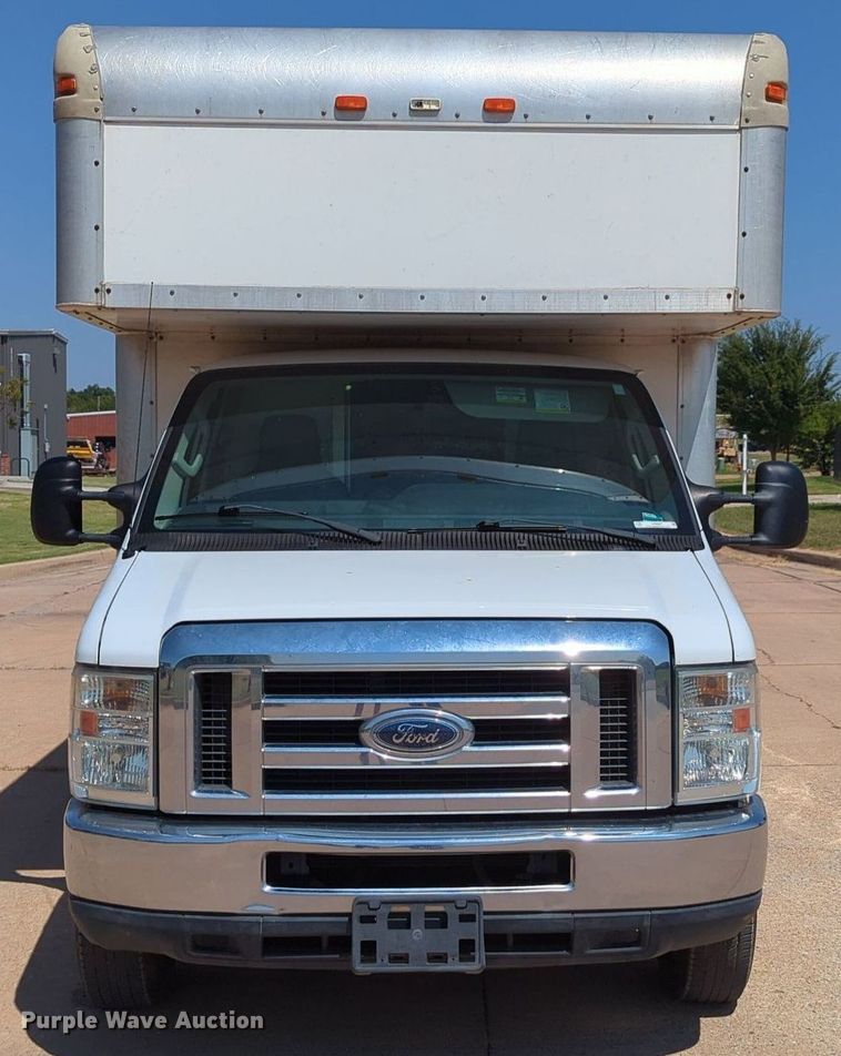 image for item LN9027 2013 Ford E450 Super Duty  box truck