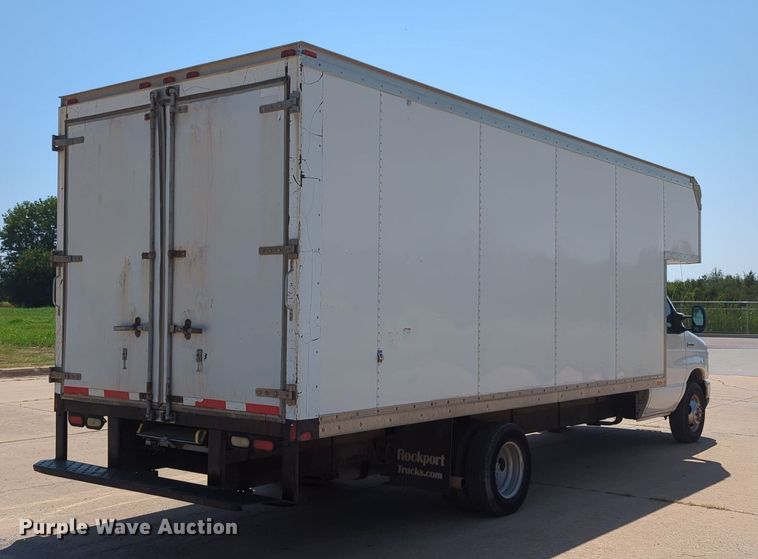 image for item LN9027 2013 Ford E450 Super Duty  box truck