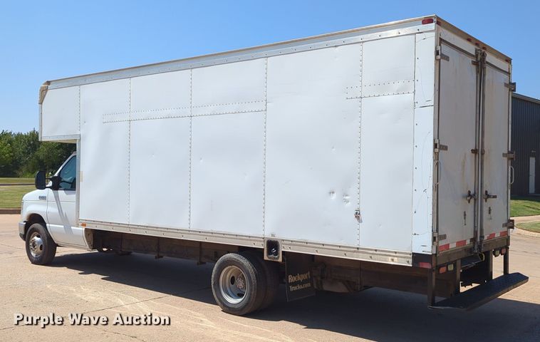 image for item LN9027 2013 Ford E450 Super Duty  box truck