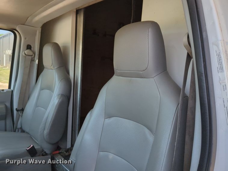 image for item LN9027 2013 Ford E450 Super Duty  box truck