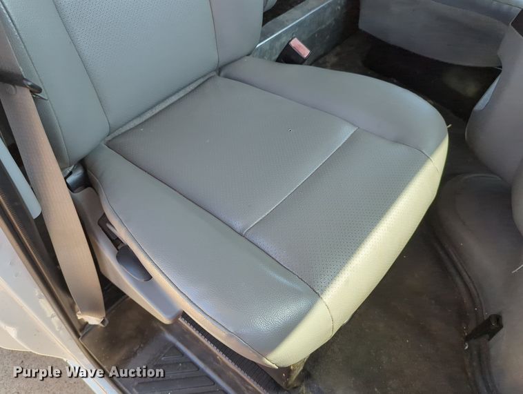 image for item LN9027 2013 Ford E450 Super Duty  box truck