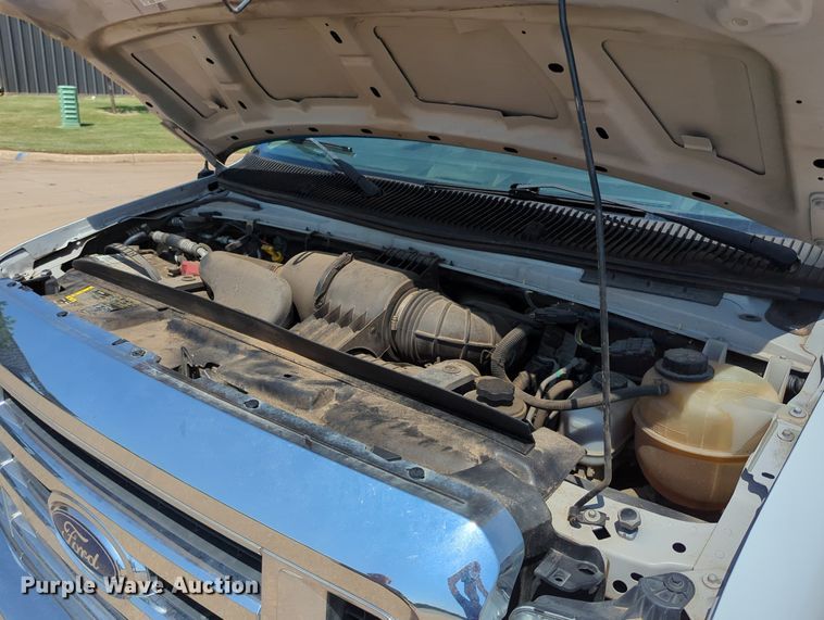 image for item LN9027 2013 Ford E450 Super Duty  box truck