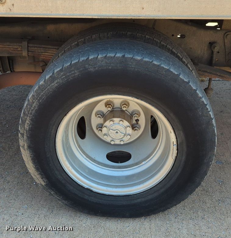 image for item LN9027 2013 Ford E450 Super Duty  box truck