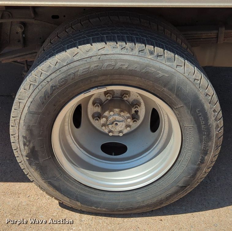 image for item LN9027 2013 Ford E450 Super Duty  box truck