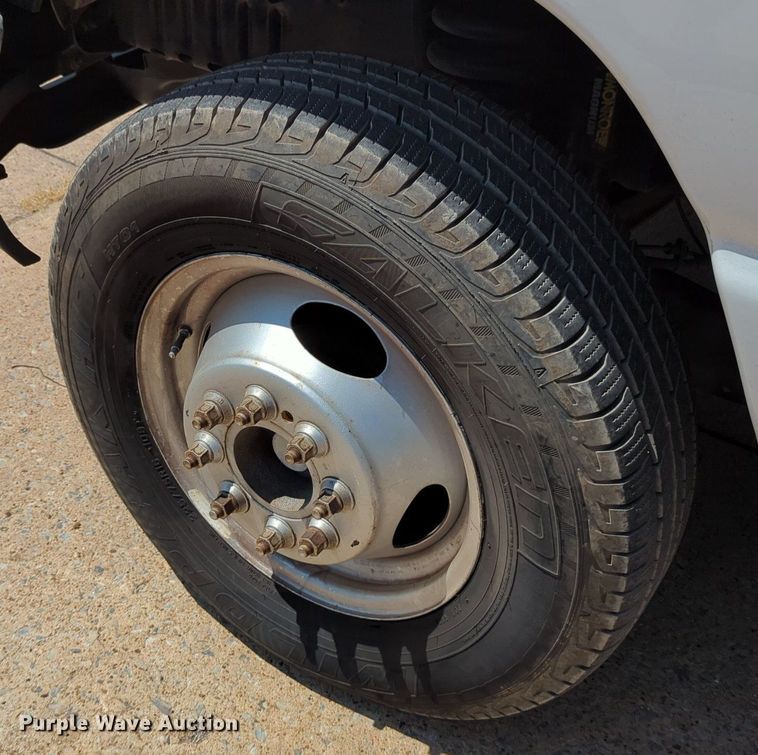 image for item LN9027 2013 Ford E450 Super Duty  box truck