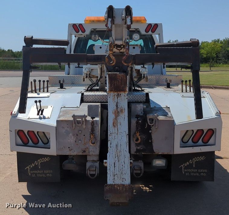 image for item LN9028 2006 Ford F650 Super Duty tow truck