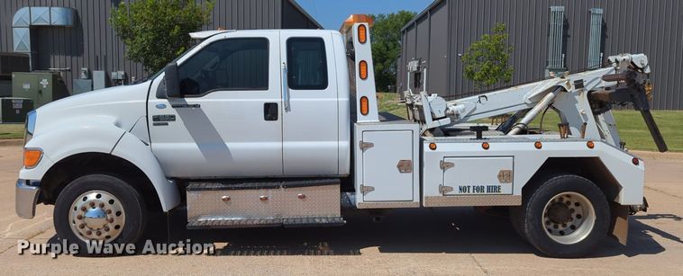 image for item LN9028 2006 Ford F650 Super Duty tow truck
