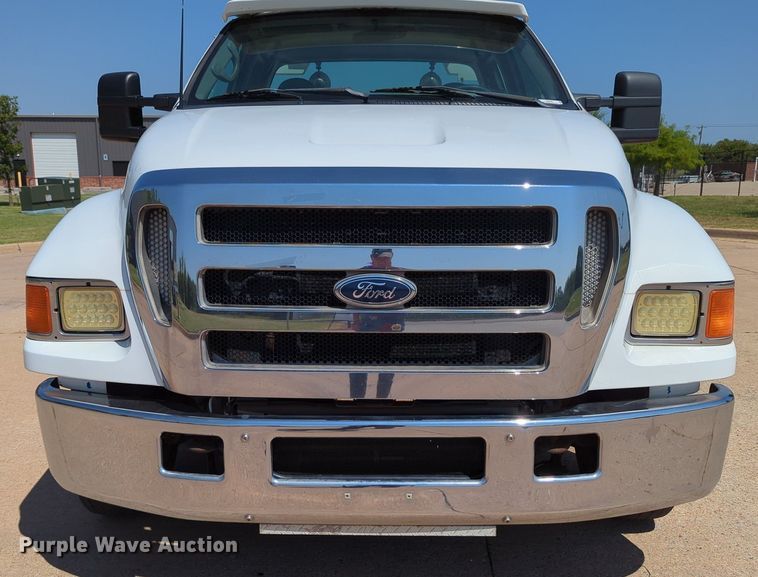 image for item LN9028 2006 Ford F650 Super Duty tow truck