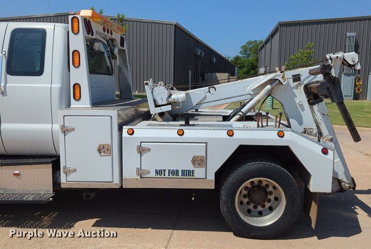 image for item LN9028 2006 Ford F650 Super Duty tow truck