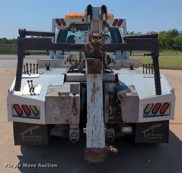 image for item LN9028 2006 Ford F650 Super Duty tow truck