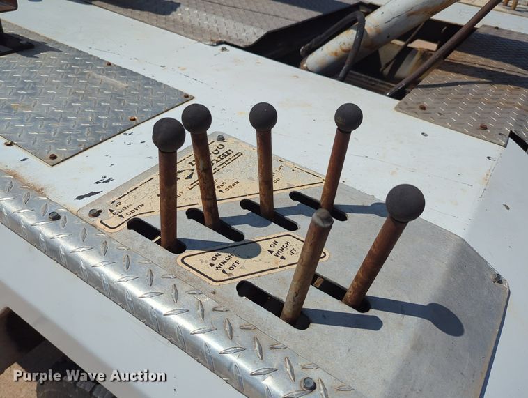 image for item LN9028 2006 Ford F650 Super Duty tow truck