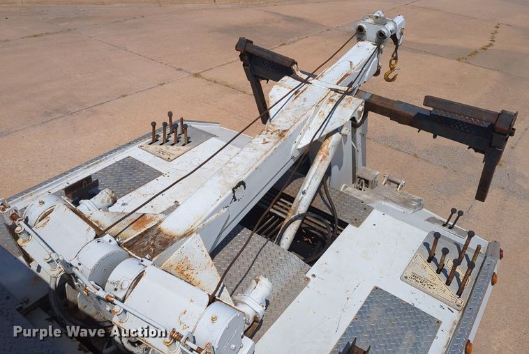 image for item LN9028 2006 Ford F650 Super Duty tow truck