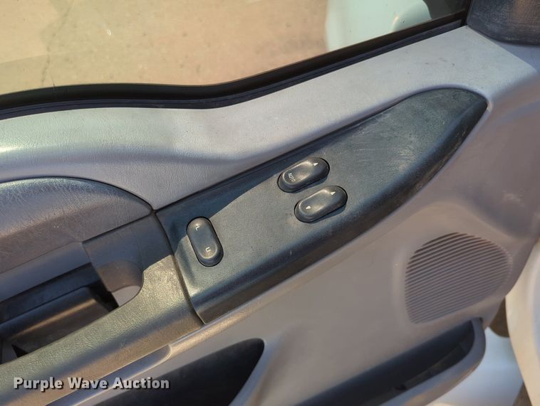 image for item LN9028 2006 Ford F650 Super Duty tow truck