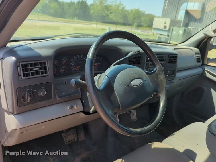 image for item LN9028 2006 Ford F650 Super Duty tow truck