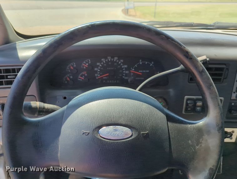 image for item LN9028 2006 Ford F650 Super Duty tow truck