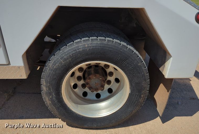 image for item LN9028 2006 Ford F650 Super Duty tow truck