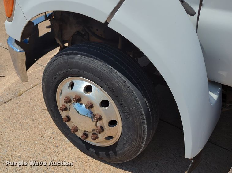 image for item LN9028 2006 Ford F650 Super Duty tow truck