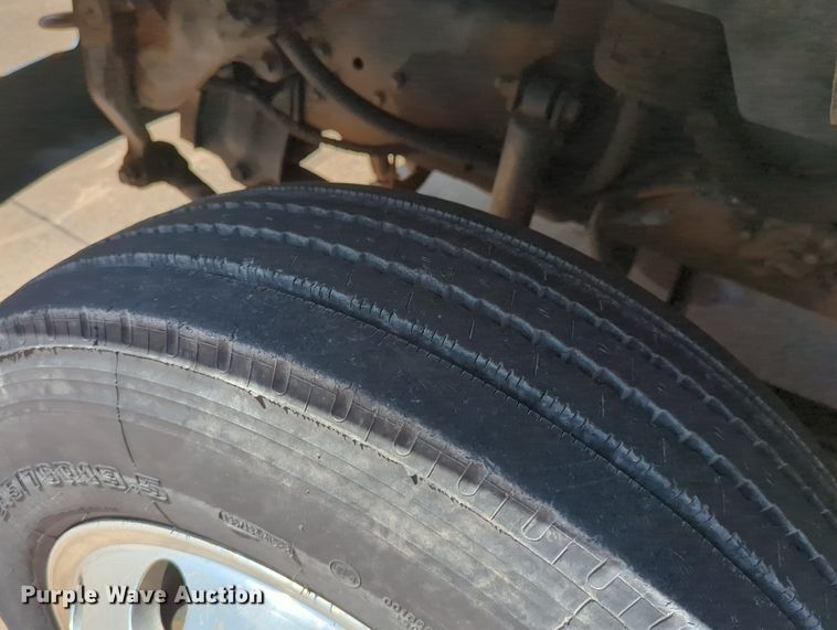 image for item LN9028 2006 Ford F650 Super Duty tow truck