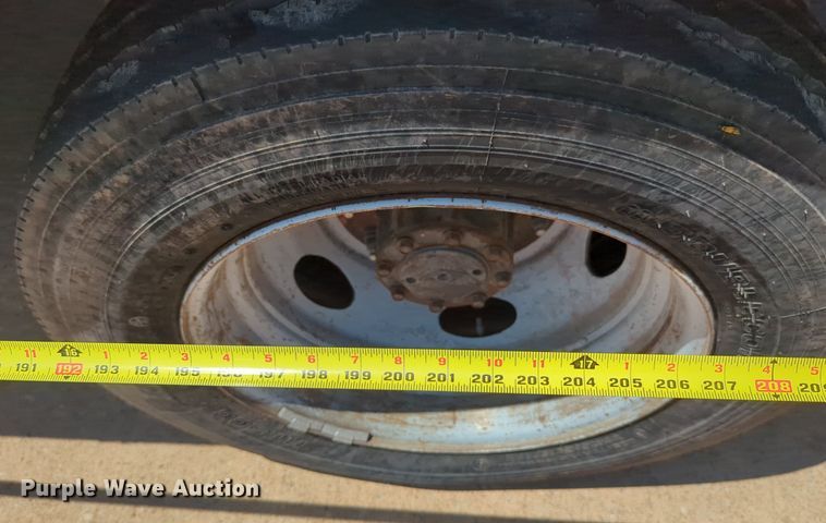 image for item LN9029 1999 Ford F550 Super Duty  utility / service truck