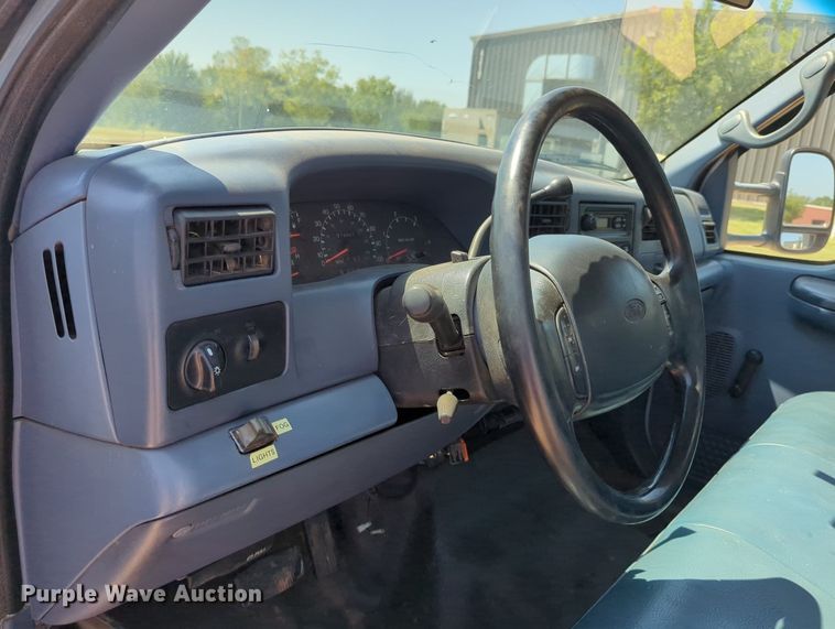 image for item LN9029 1999 Ford F550 Super Duty  utility / service truck