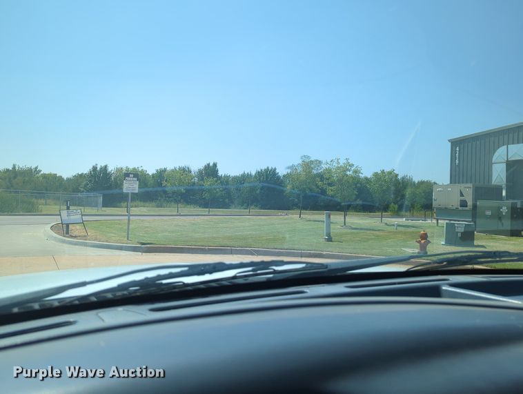 image for item LN9029 1999 Ford F550 Super Duty  utility / service truck