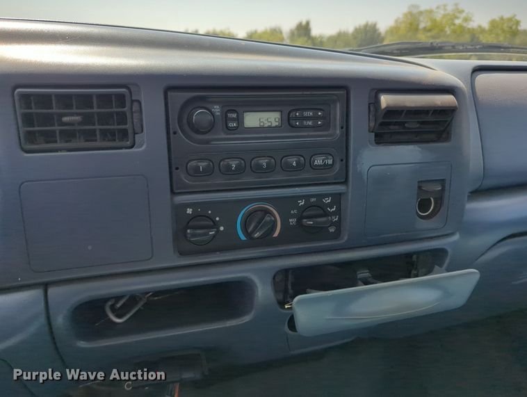 image for item LN9029 1999 Ford F550 Super Duty  utility / service truck