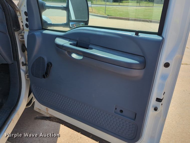 image for item LN9029 1999 Ford F550 Super Duty  utility / service truck