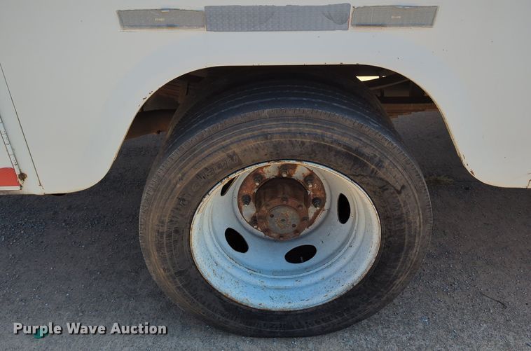 image for item LN9029 1999 Ford F550 Super Duty  utility / service truck