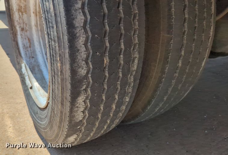 image for item LN9029 1999 Ford F550 Super Duty  utility / service truck