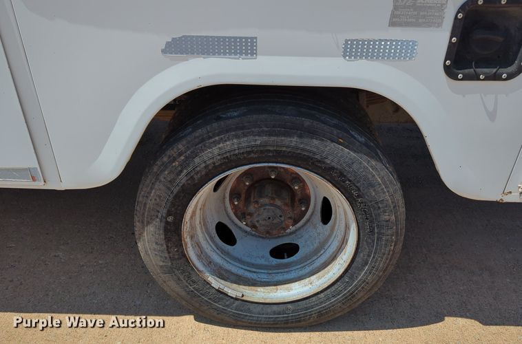 image for item LN9029 1999 Ford F550 Super Duty  utility / service truck