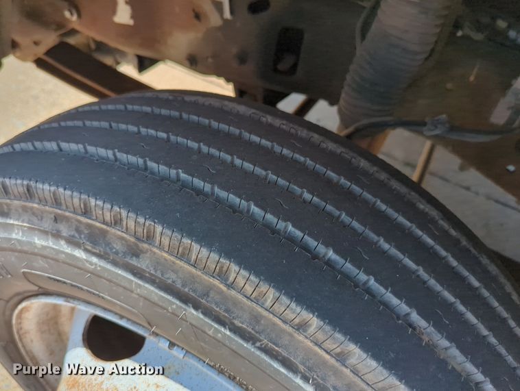 image for item LN9029 1999 Ford F550 Super Duty  utility / service truck