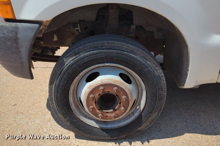 image for item LN9029 1999 Ford F550 Super Duty  utility / service truck