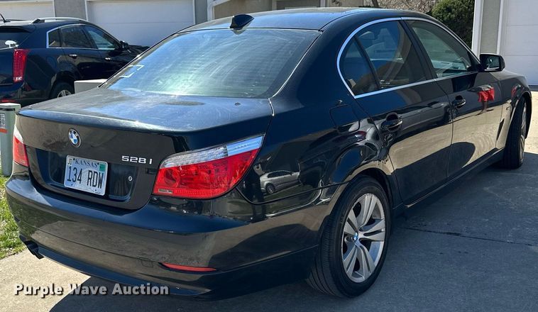 image for item LN9437 2010 BMW 528xi