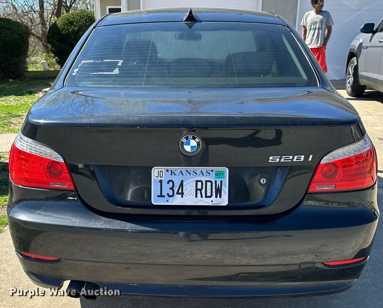 image for item LN9437 2010 BMW 528xi