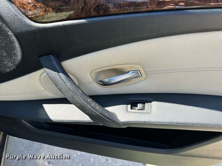 image for item LN9437 2010 BMW 528xi