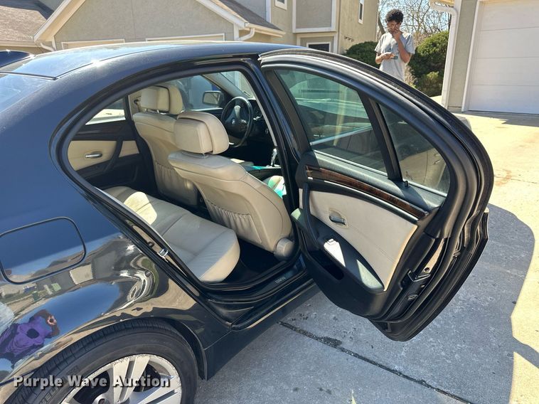 image for item LN9437 2010 BMW 528xi