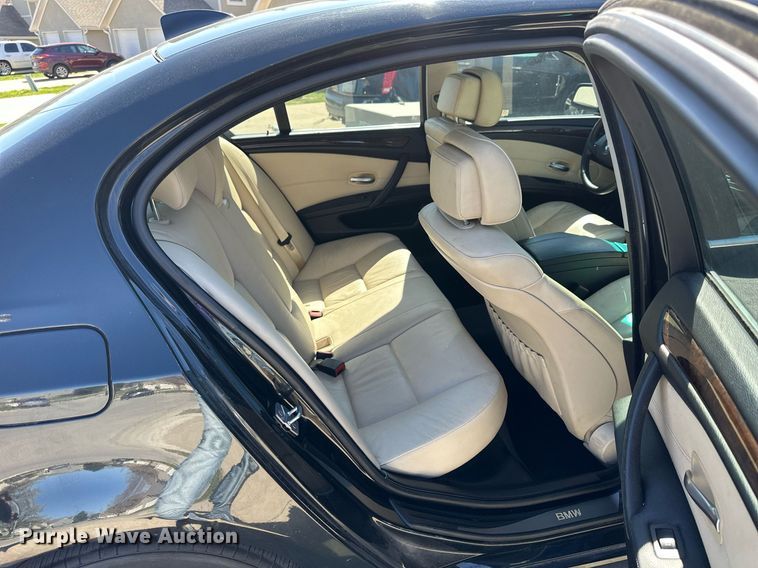 image for item LN9437 2010 BMW 528xi