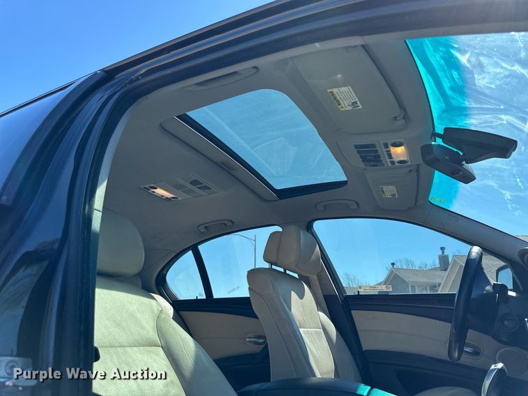 image for item LN9437 2010 BMW 528xi