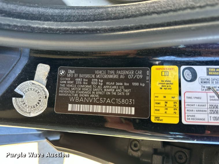 image for item LN9437 2010 BMW 528xi