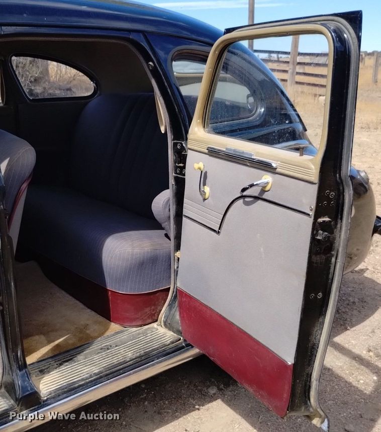 image for item LN9800 1948 Plymouth Special De Luxe