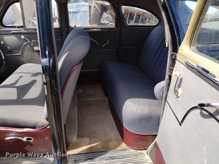 image for item LN9800 1948 Plymouth Special De Luxe