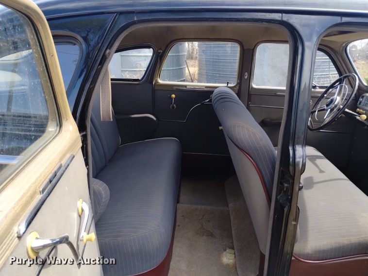 image for item LN9800 1948 Plymouth Special De Luxe