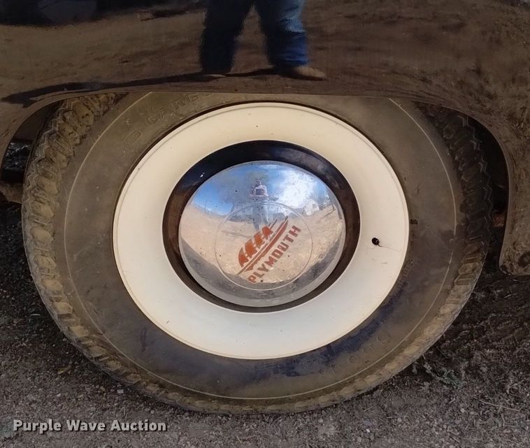 image for item LN9800 1948 Plymouth Special De Luxe